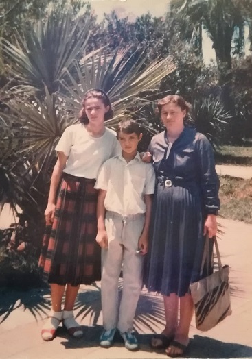 Zaira Qeburia with her children, Irina and Irakli Qardava